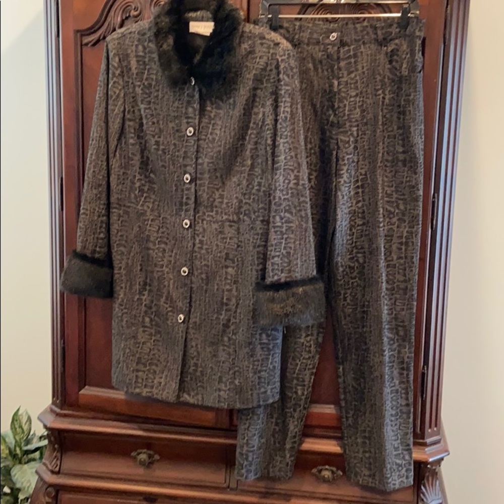 Nancy Boleyn city girl - jacket and pant set